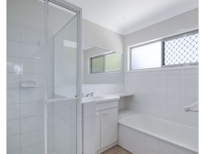 4 Saligna Court, Everton Hills QLD 4053