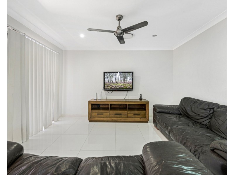 12 Watarrka Avenue, Fitzgibbon QLD 4018