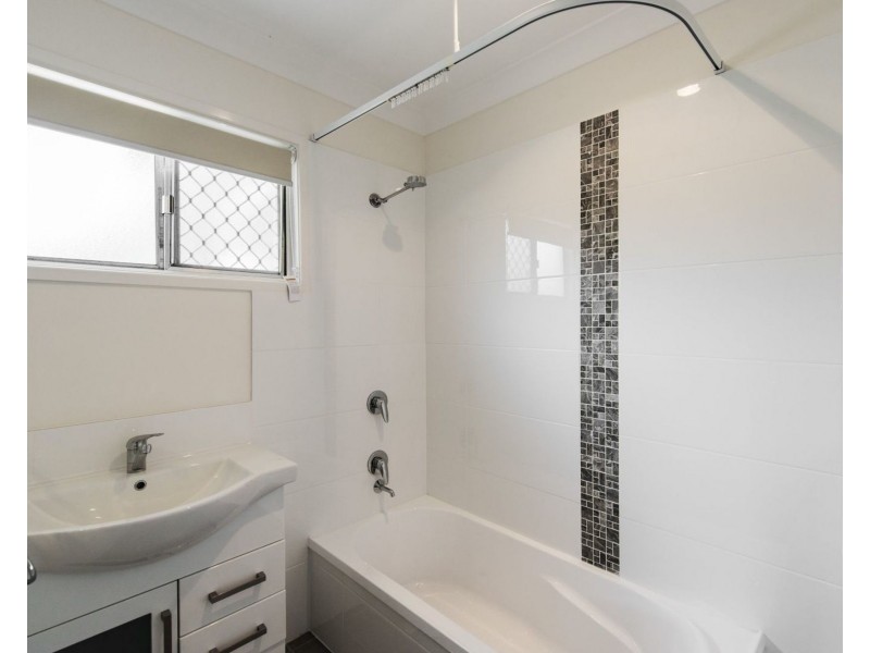 24 Carlyle Street (31 Argyle), Seventeen Mile Rocks QLD 4073