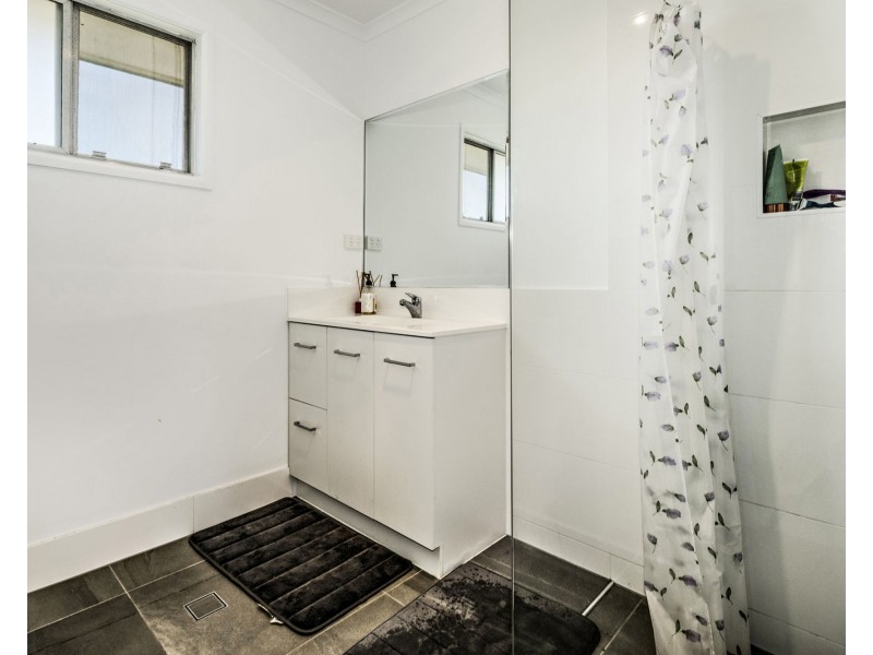 77 Grahams Road, Strathpine QLD 4500