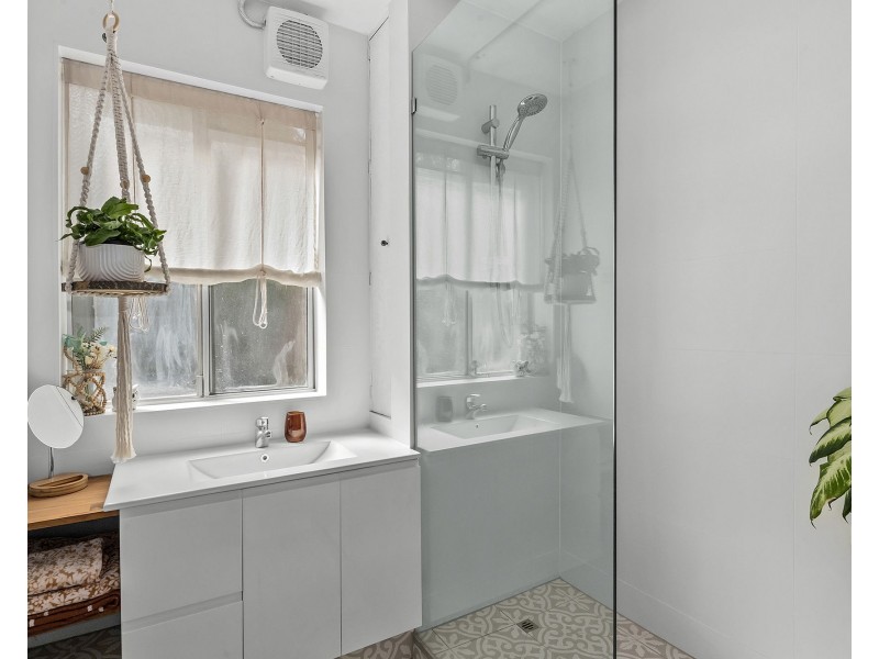 2/121 Melton Road, Nundah QLD 4012