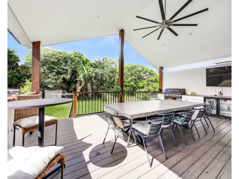 15 Hinkler Street, Kedron QLD 4031