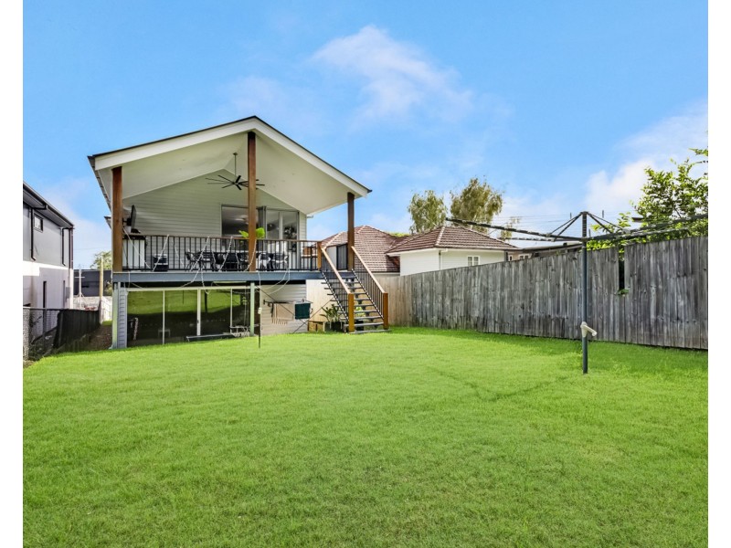 15 Hinkler Street, Kedron QLD 4031