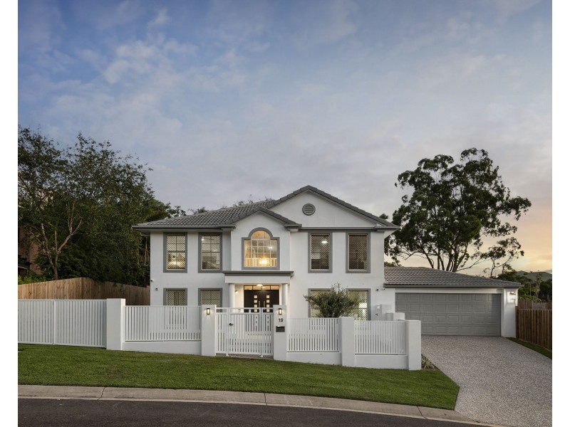 19 Tullylease Place, Chermside West QLD 4032