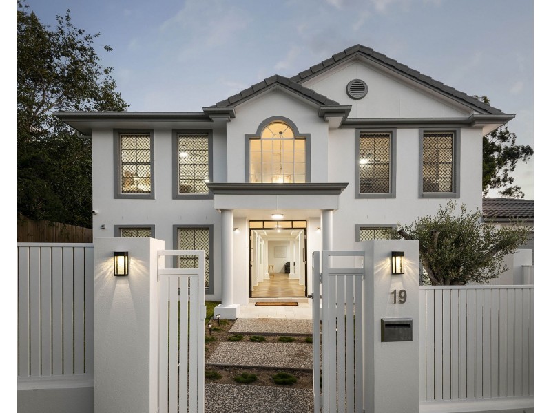 19 Tullylease Place, Chermside West QLD 4032