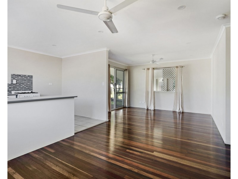 33 Railway Avenue, Strathpine QLD 4500