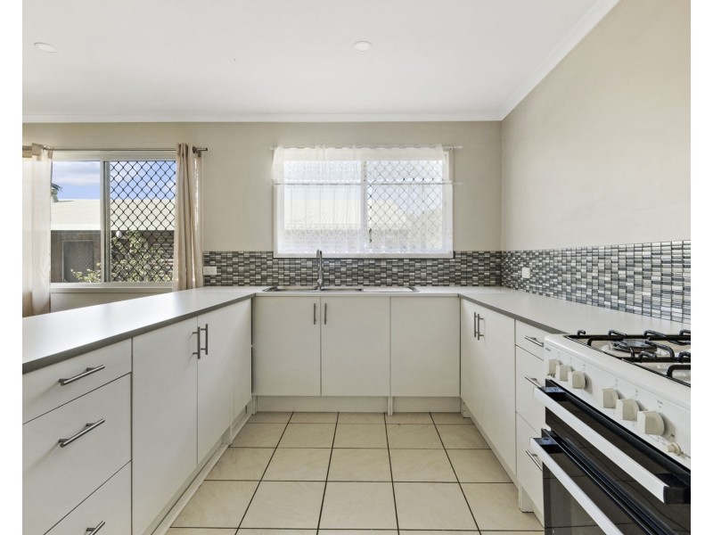 33 Railway Avenue, Strathpine QLD 4500