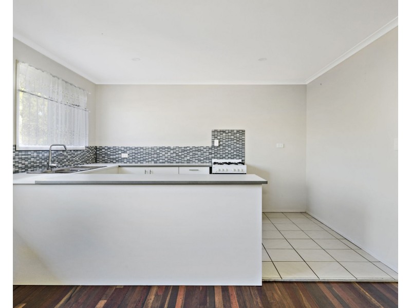 33 Railway Avenue, Strathpine QLD 4500