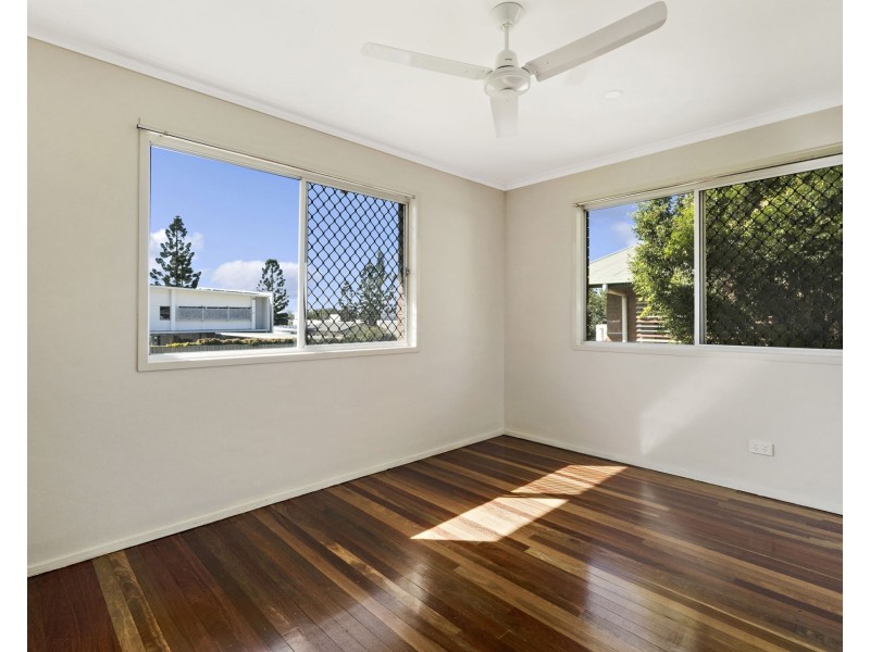 33 Railway Avenue, Strathpine QLD 4500