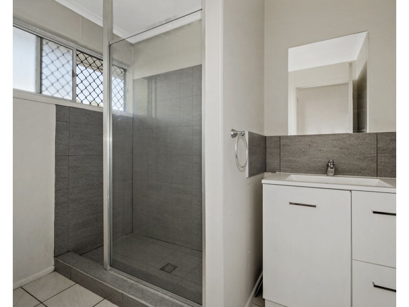 33 Railway Avenue, Strathpine QLD 4500