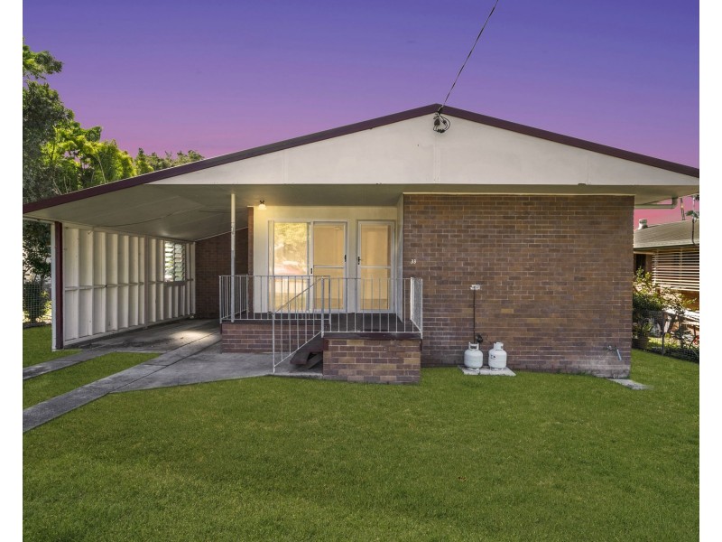 33 Railway Avenue, Strathpine QLD 4500