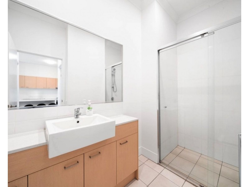 102/33 Nundah Street, Nundah QLD 4012