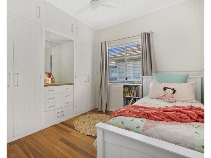 16 Hazlitt Street, Banyo QLD 4014