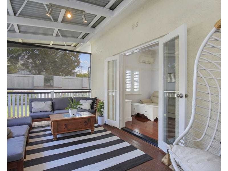 90 Strathmore St, Kedron QLD 4031