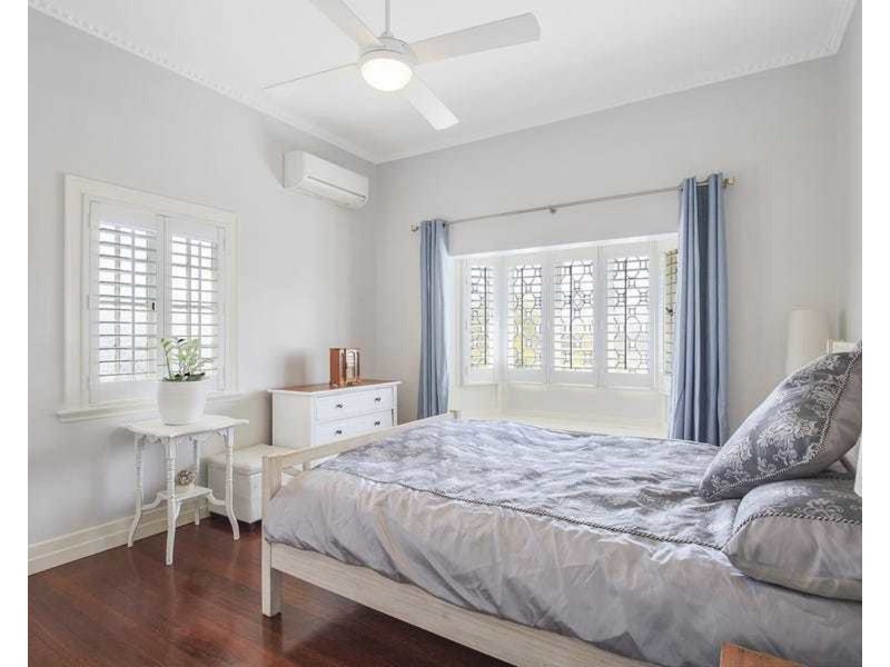 90 Strathmore St, Kedron QLD 4031