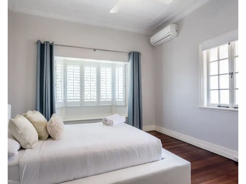 90 Strathmore St, Kedron QLD 4031