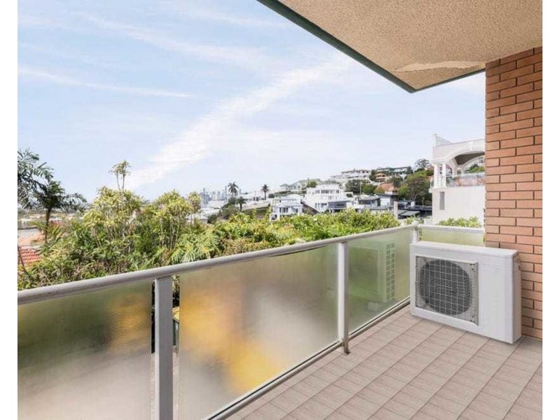 3/35 Langside Road, Hamilton QLD 4007