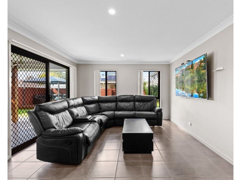 65 Blackwood Road, Deagon QLD 4017