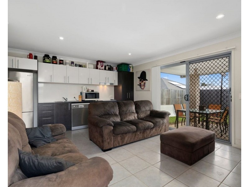 2/103 Welsh st, Burpengary QLD 4505