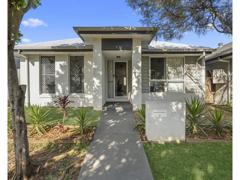 27 Carlingford Circuit, Warner QLD 4500