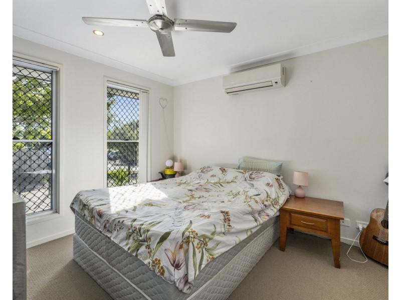 27 Carlingford Circuit, Warner QLD 4500