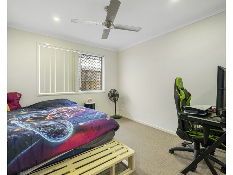 27 Carlingford Circuit, Warner QLD 4500