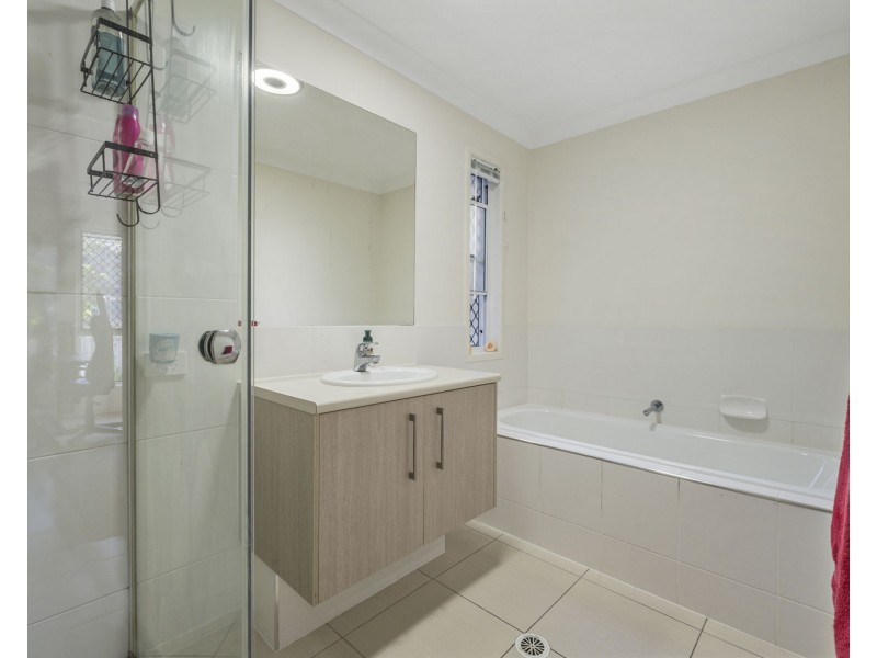 27 Carlingford Circuit, Warner QLD 4500