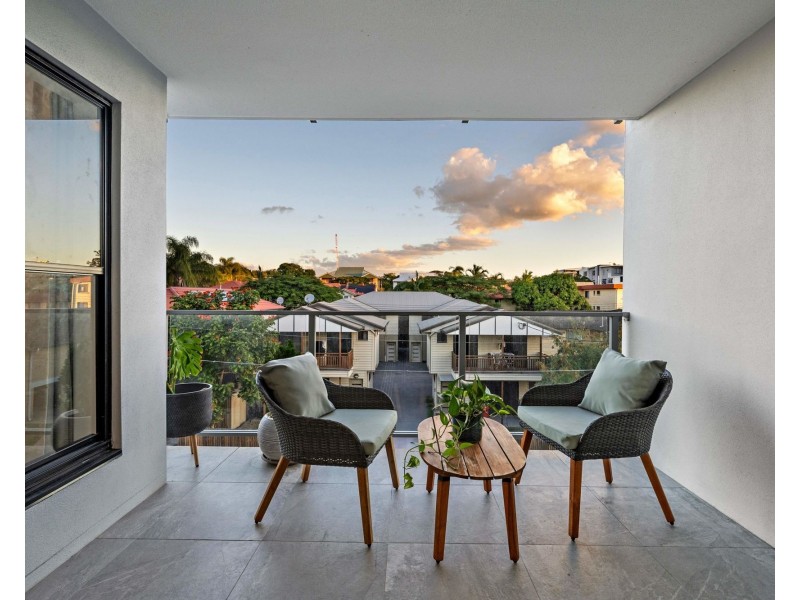 8/21 Sparkes Street, Chermside QLD 4032