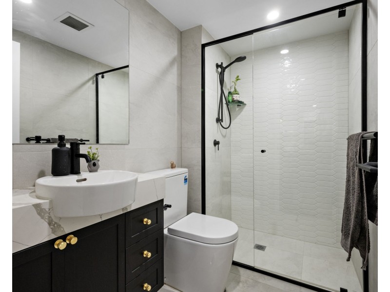 8/21 Sparkes Street, Chermside QLD 4032