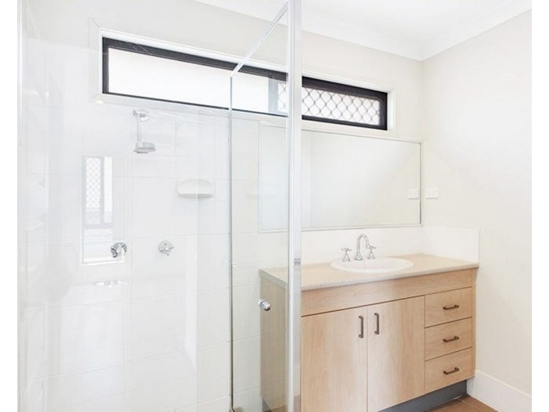 10b Gabrielle Court, Kallangur QLD 4503