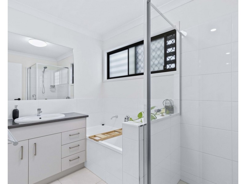 2/75 Samsonvale Road, Strathpine QLD 4500