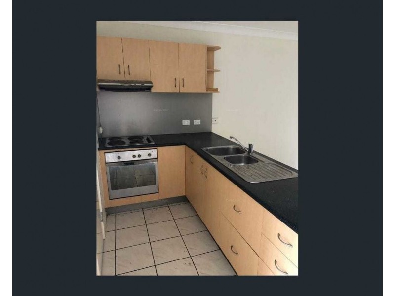 2/19 Bergin Street, Booval QLD 4304