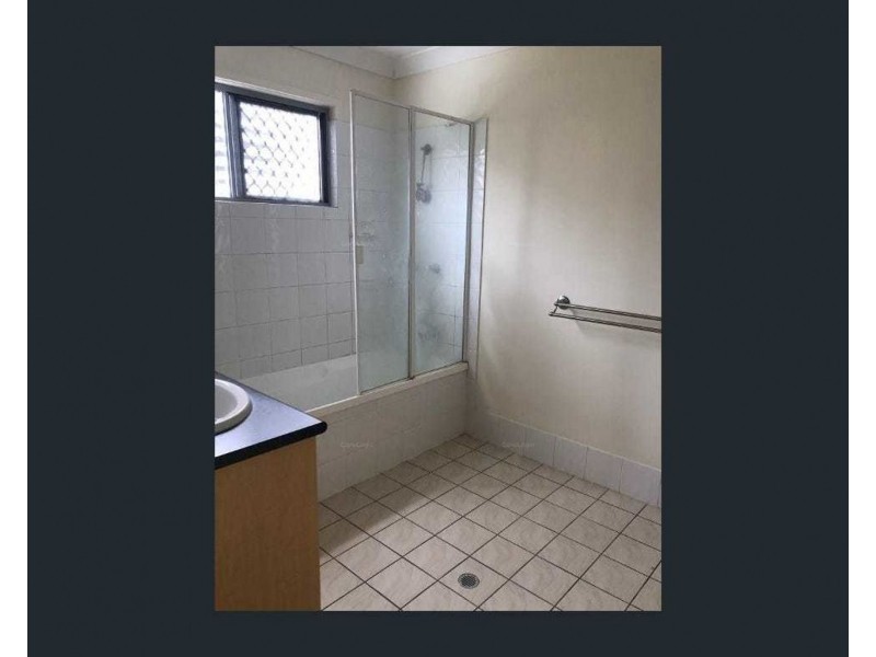 2/19 Bergin Street, Booval QLD 4304