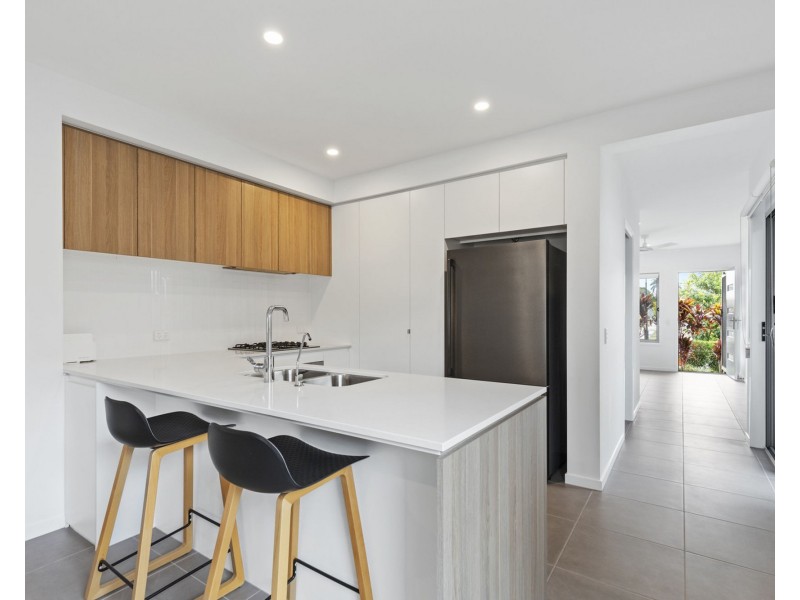 30 Dunstan Crescent, Strathpine QLD 4500