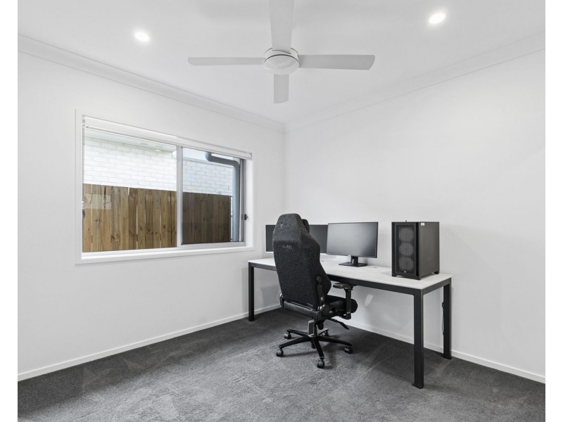 30 Dunstan Crescent, Strathpine QLD 4500
