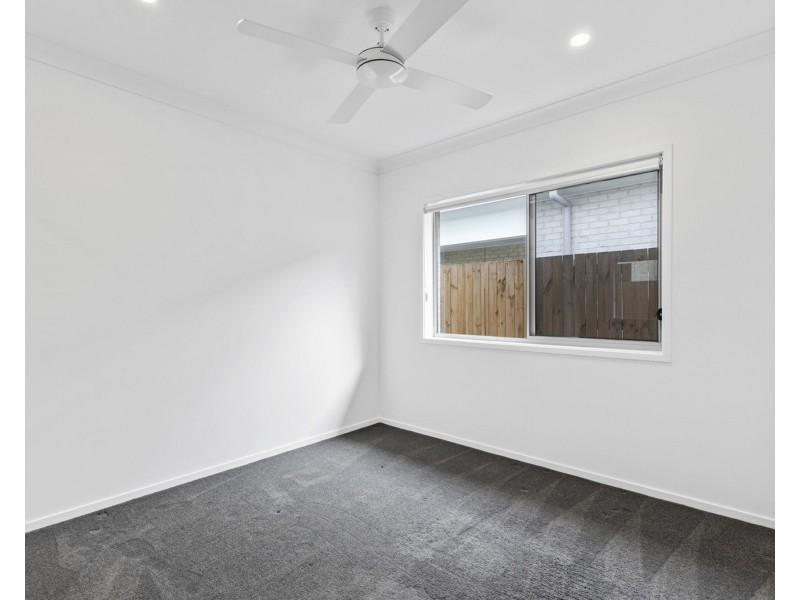 30 Dunstan Crescent, Strathpine QLD 4500