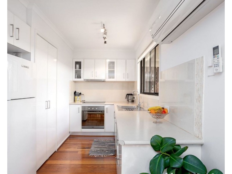 6/25 Annie Street, Woody Point QLD 4019