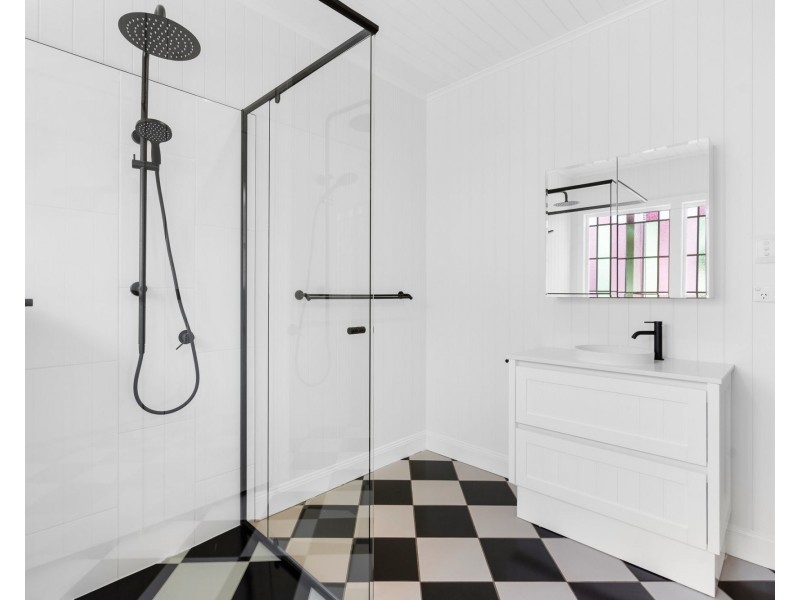 21 Grove Street, Albion QLD 4010