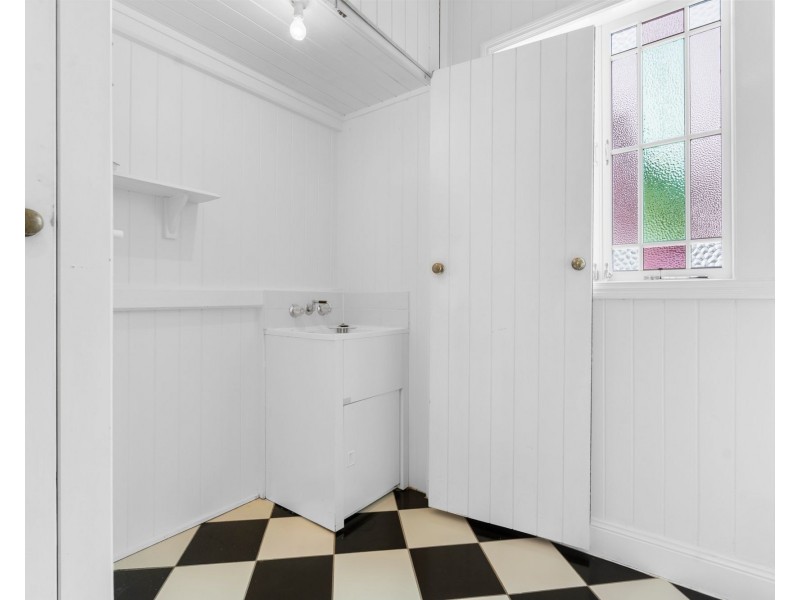 21 Grove Street, Albion QLD 4010