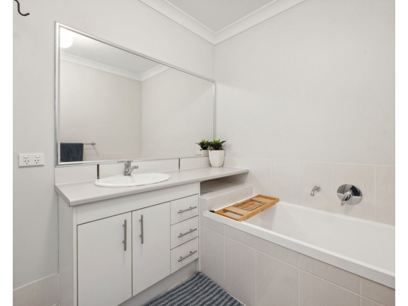 43 Hillary Drive, Warner QLD 4500