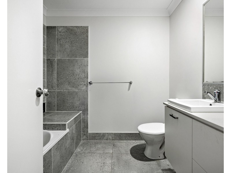 11/34 Nightingale Drive, Lawnton QLD 4501