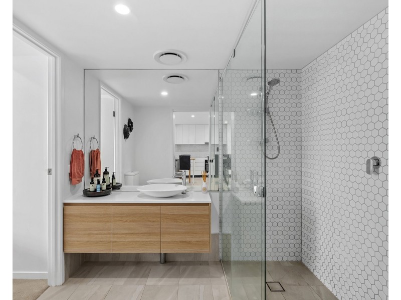 207/51 Latham Street, Chermside QLD 4032