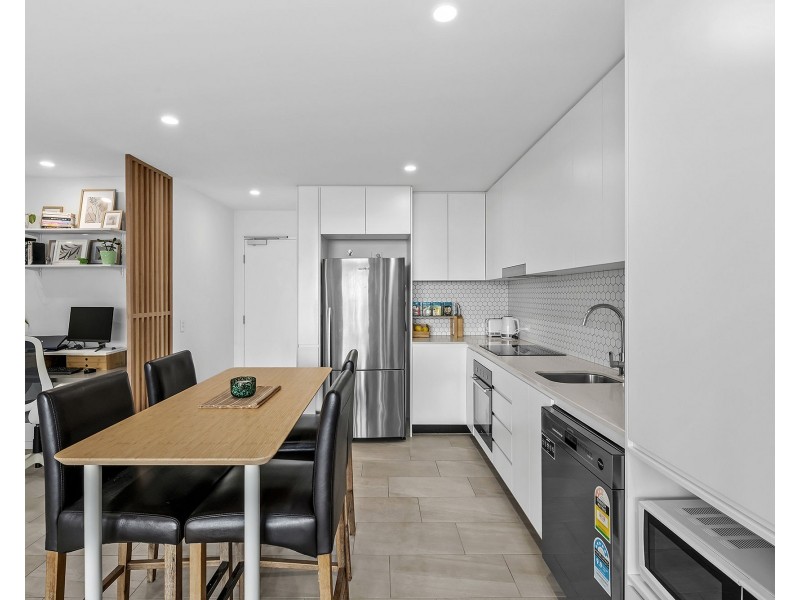 207/51 Latham Street, Chermside QLD 4032