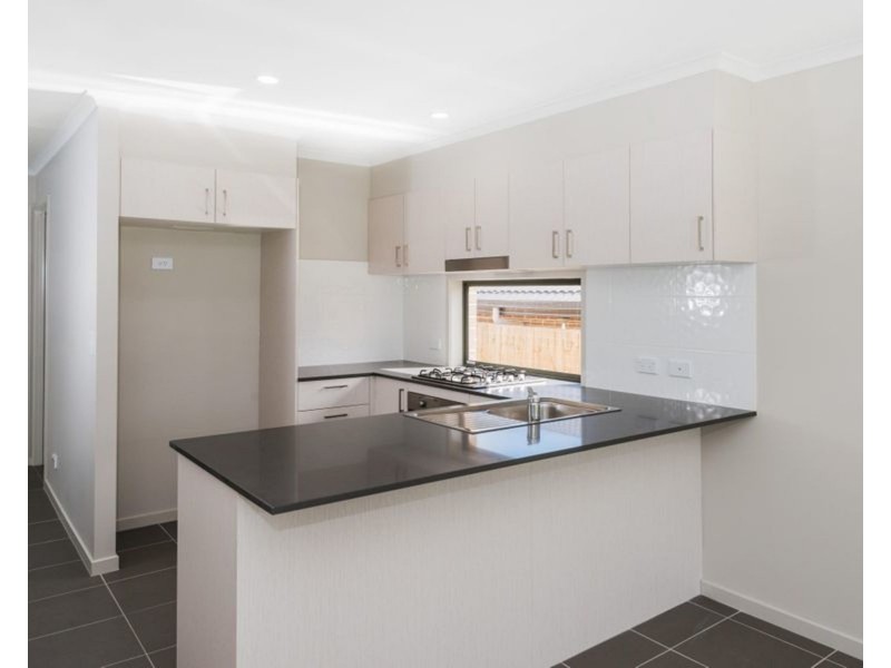 2/8 Capuchin Close, Dakabin QLD 4503