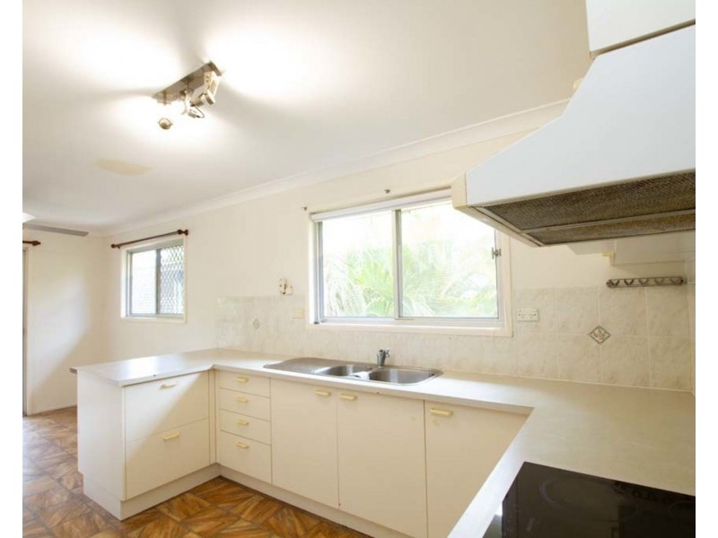 10 Nyora Street, Everton Hills QLD 4053