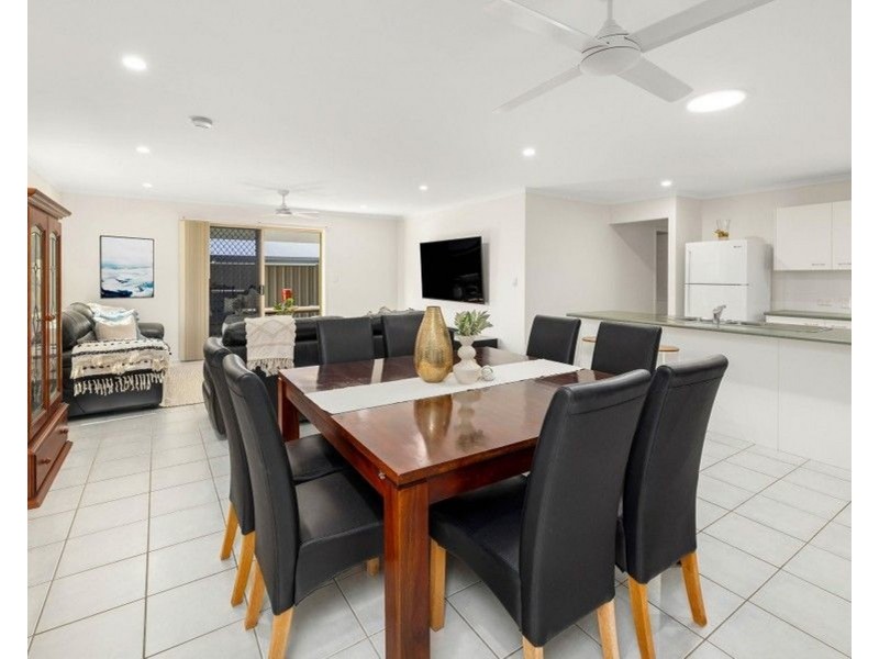 4 Trevi Place, Springfield Lakes QLD 4300