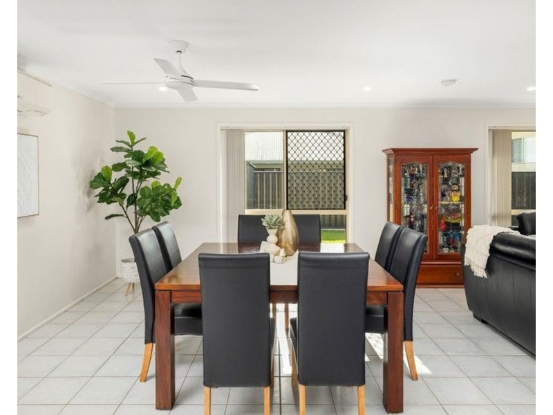 4 Trevi Place, Springfield Lakes QLD 4300