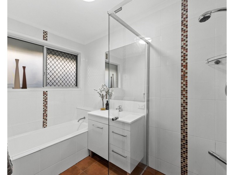 37 Syma Street, Chermside West QLD 4032