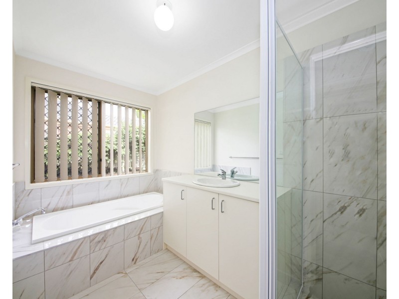 3 Iris Place, Fitzgibbon QLD 4018