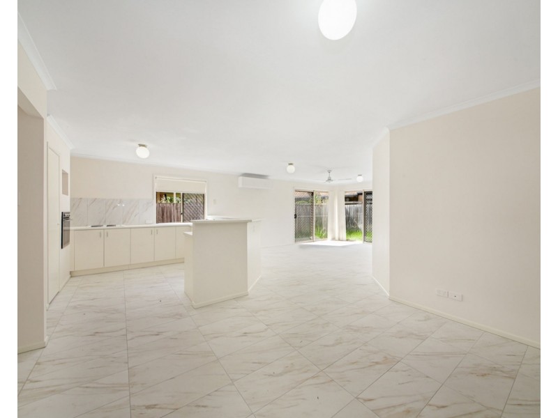 3 Iris Place, Fitzgibbon QLD 4018